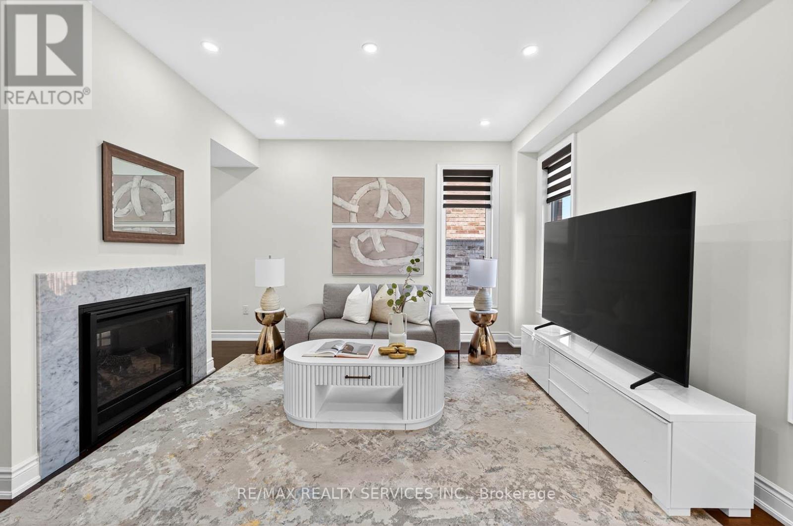 Photo 7 of 16 Workgreen Park Way, Brampton ON