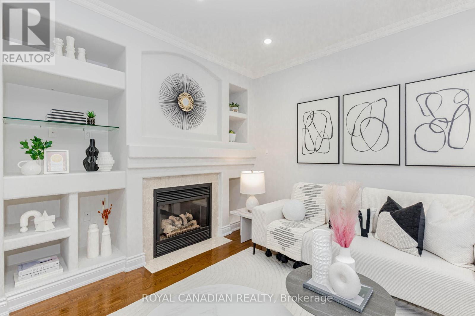 Photo 18 of 5180 Blue Spruce Avenue, Burlington ON