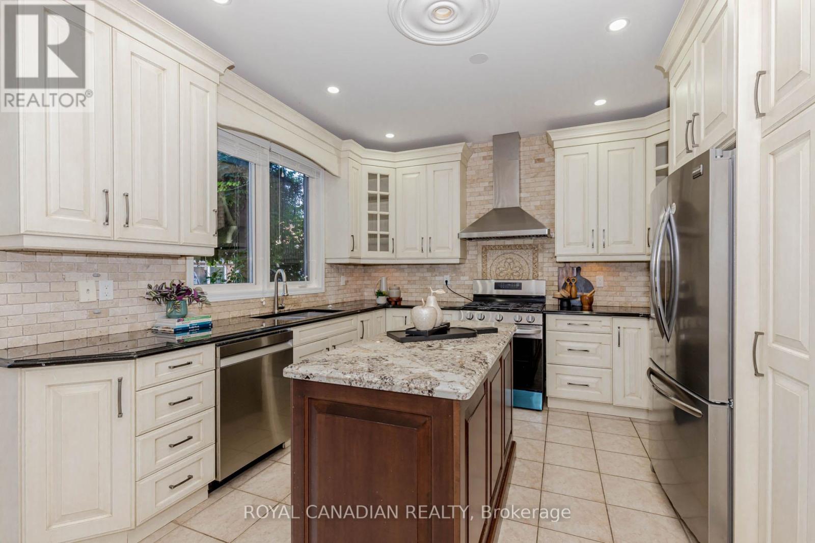 Photo 45 of 5180 Blue Spruce Avenue, Burlington ON