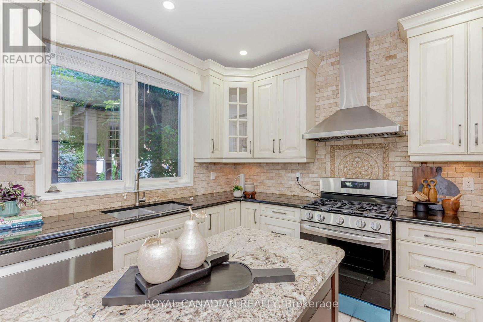 Photo 47 of 5180 Blue Spruce Avenue, Burlington ON