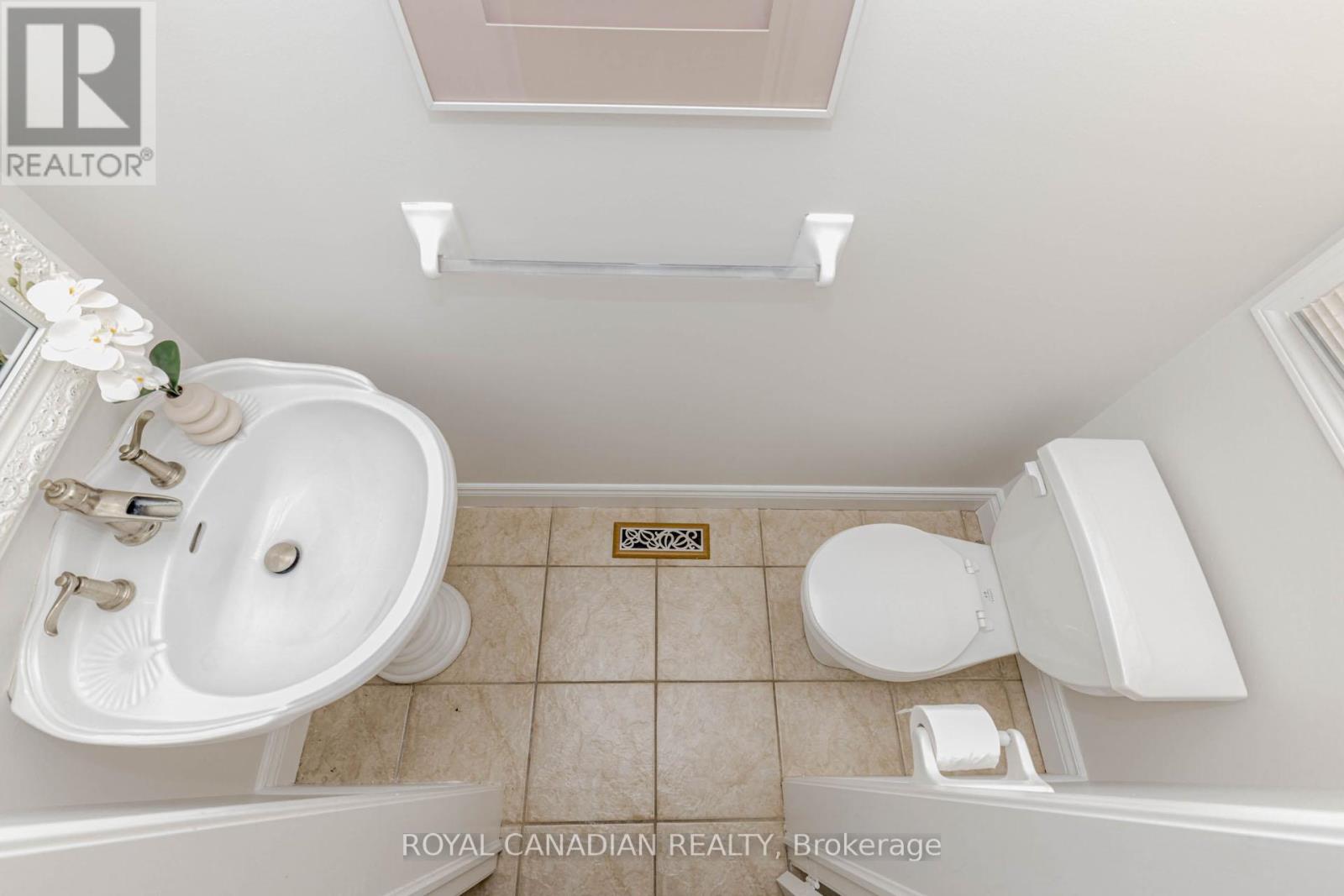 Photo 28 of 5180 Blue Spruce Avenue, Burlington ON