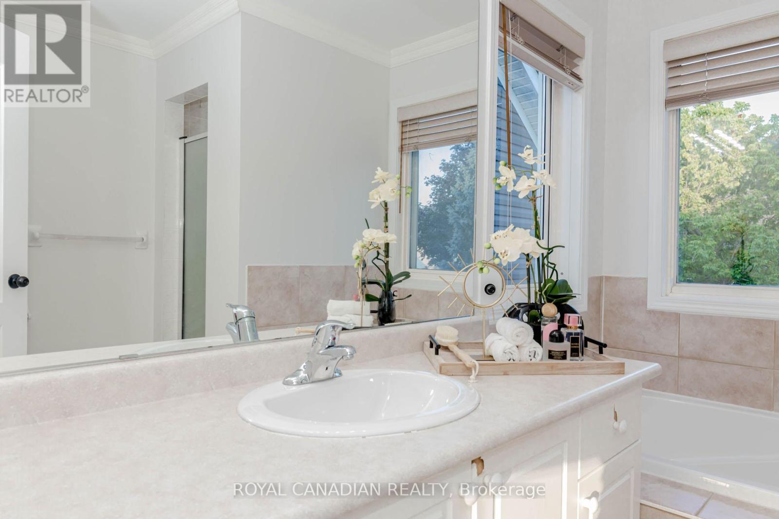 Photo 19 of 5180 Blue Spruce Avenue, Burlington ON