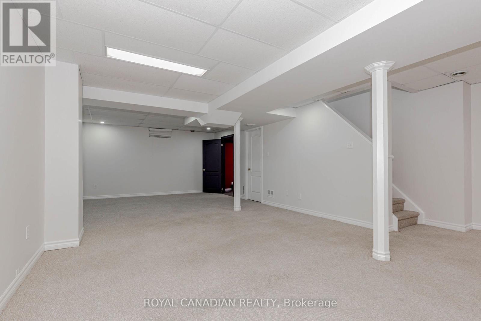 Photo 14 of 5180 Blue Spruce Avenue, Burlington ON
