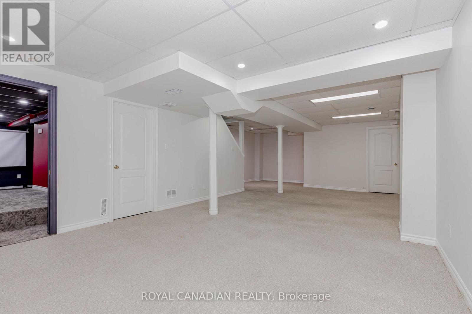 Photo 6 of 5180 Blue Spruce Avenue, Burlington ON