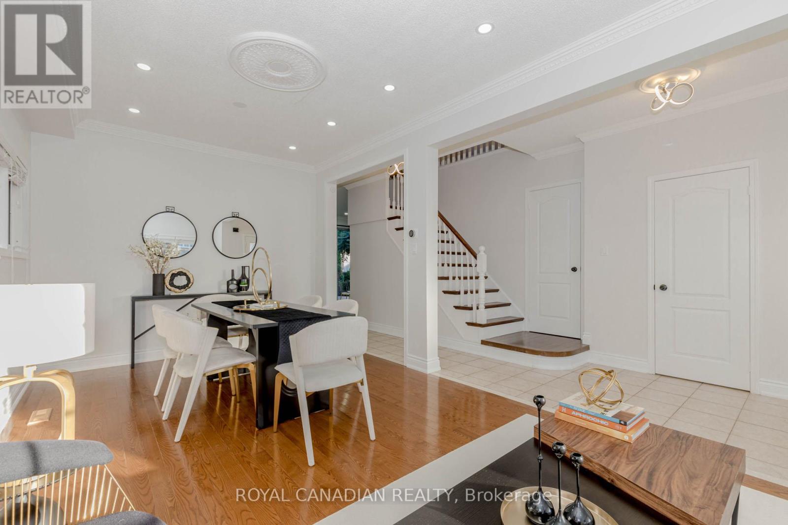 Photo 15 of 5180 Blue Spruce Avenue, Burlington ON