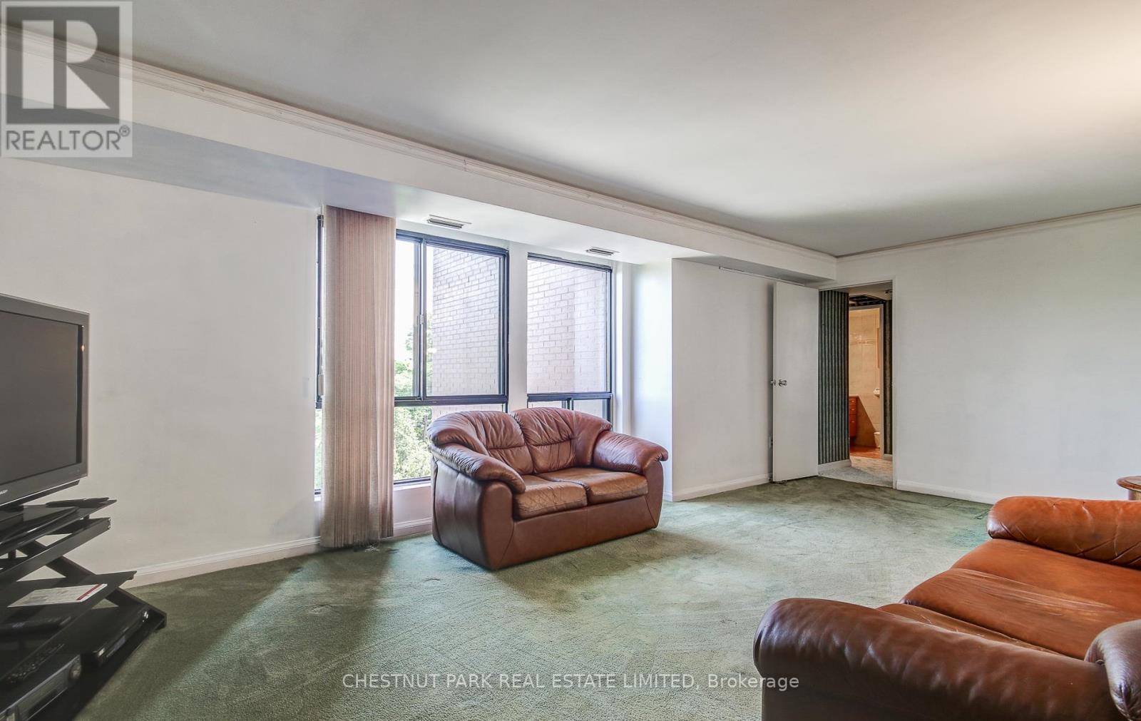 Photo 4 of 609 1400 Dixie Road, Mississauga ON