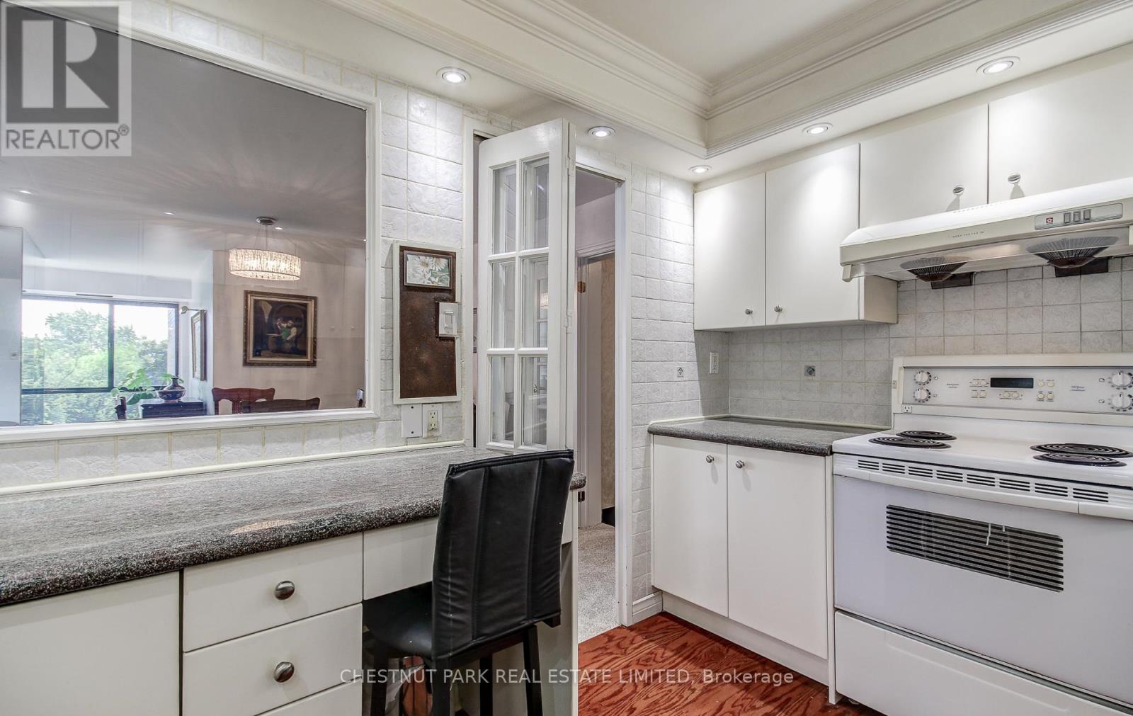 Photo 9 of 609 1400 Dixie Road, Mississauga ON