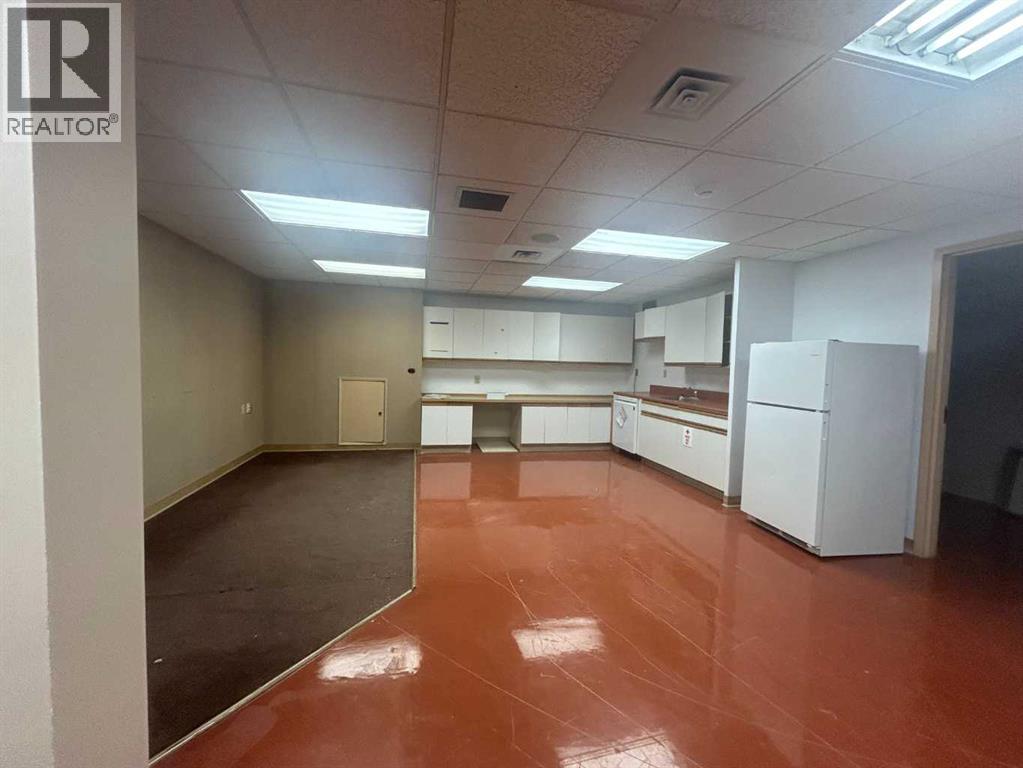 Photo 10 of 602 3 Street Se, Medicine Hat AB