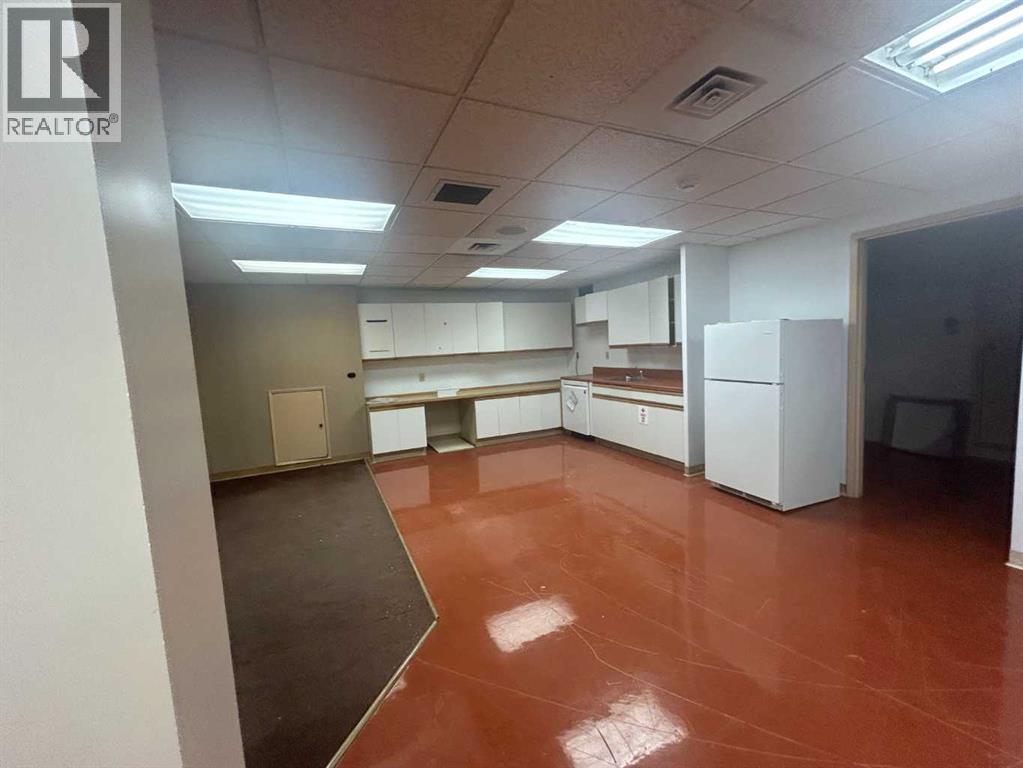 Photo 2 of 602 3 Street Se, Medicine Hat AB