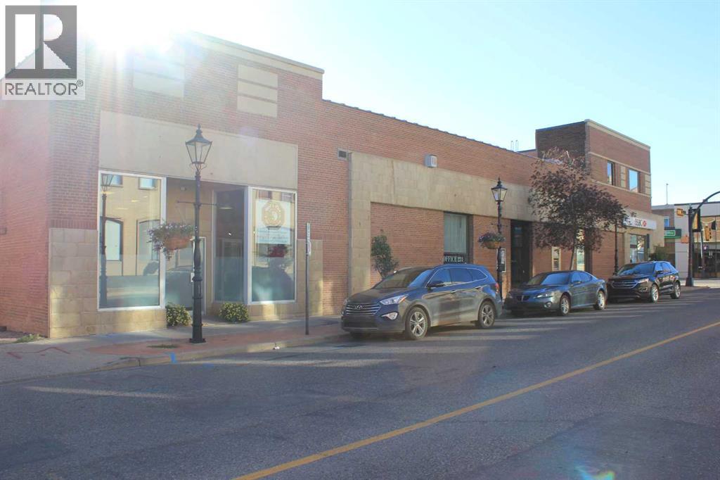 Photo 6 of 602 3 Street Se, Medicine Hat AB