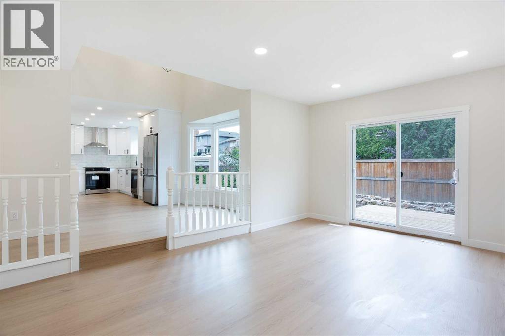 Single Family House for Sale in  Hawkwood Crescent NW Hawkwood Calgary 