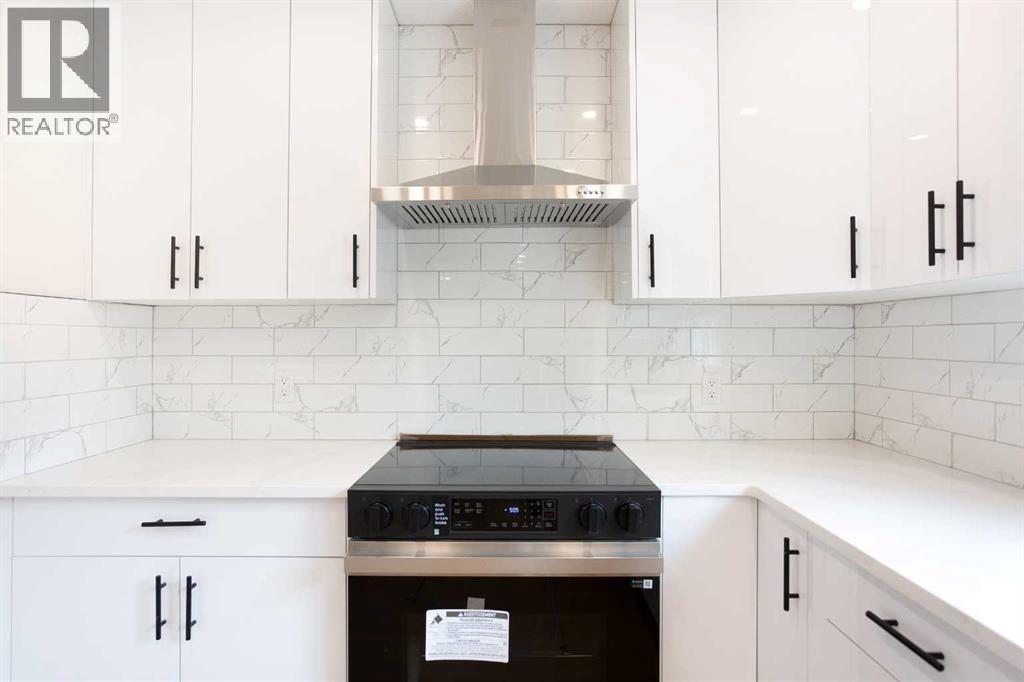 Single Family House for Sale in  Hawkwood Crescent NW Hawkwood Calgary 