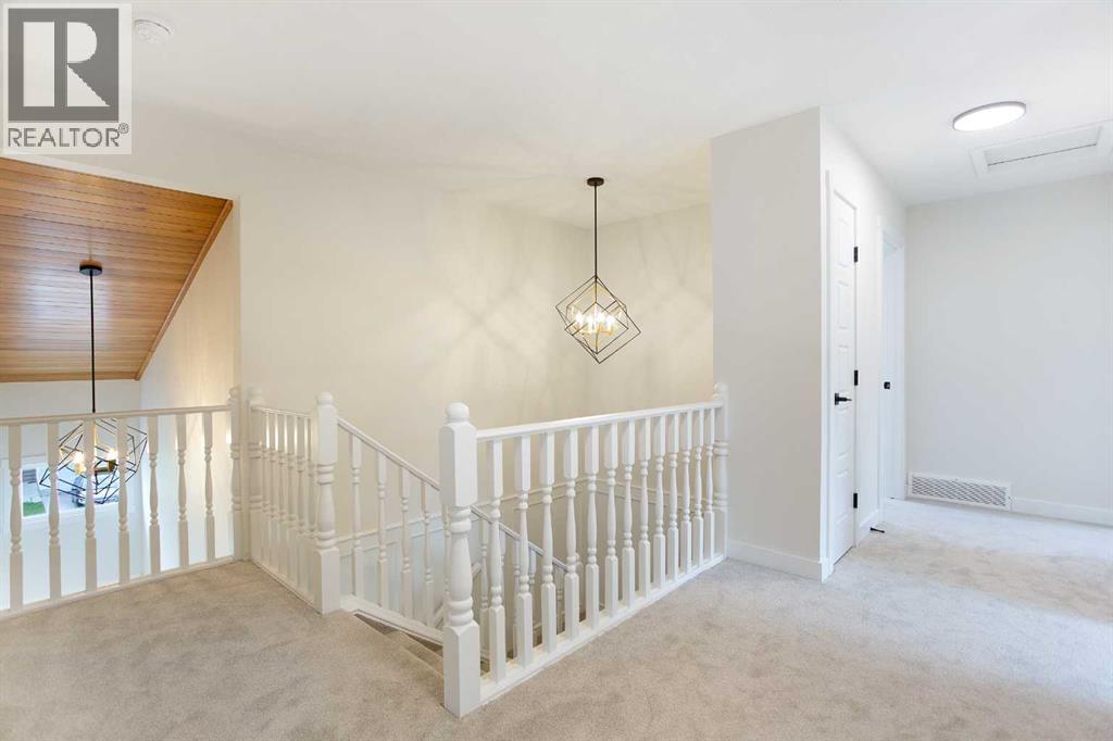 Single Family House for Sale in  Hawkwood Crescent NW Hawkwood Calgary 