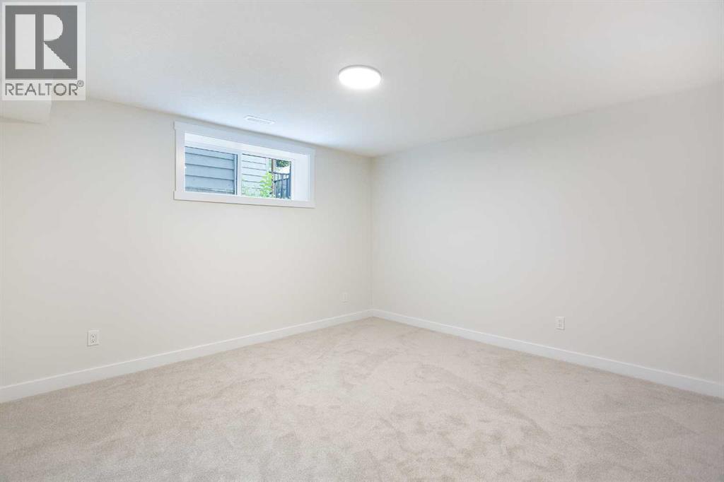 Single Family House for Sale in  Hawkwood Crescent NW Hawkwood Calgary 