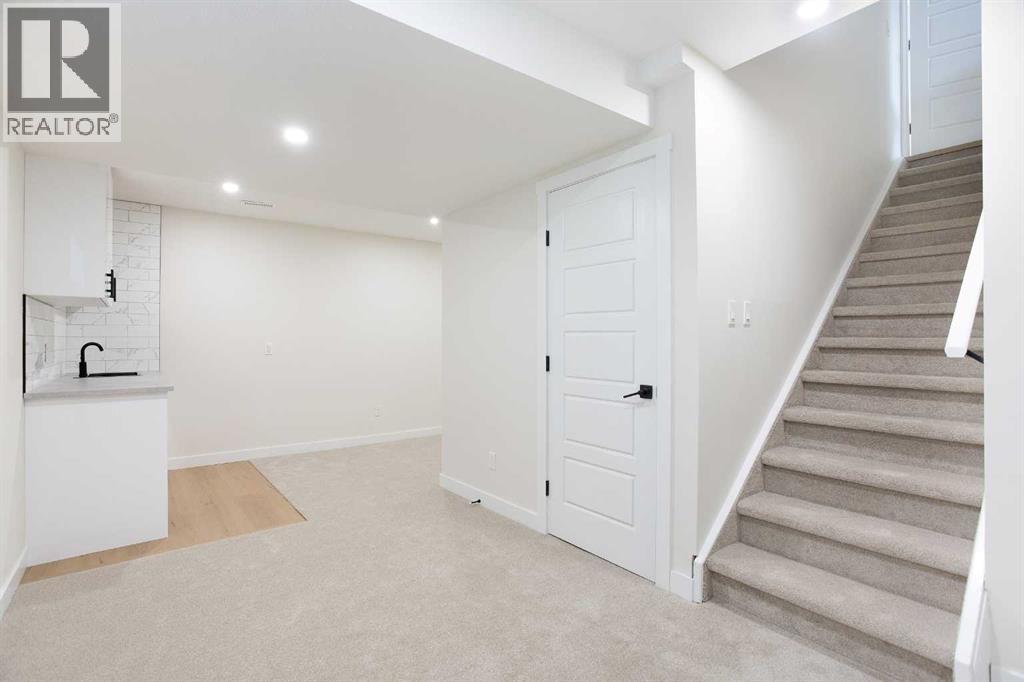 Single Family House for Sale in  Hawkwood Crescent NW Hawkwood Calgary 