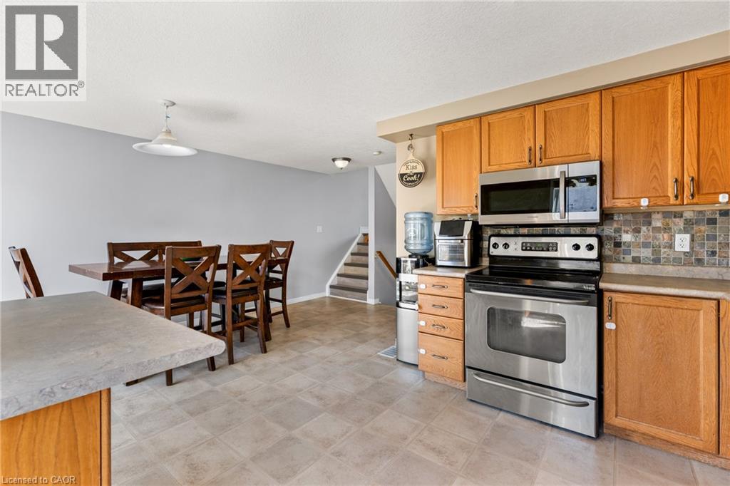 Photo 26 of 61 Madeleine Street, Kitchener ON