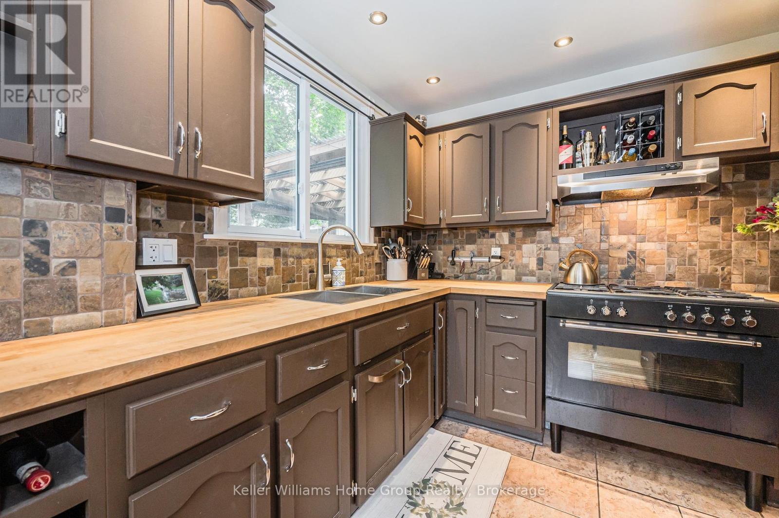 Photo 14 of 48 Dane Street, Kitchener ON