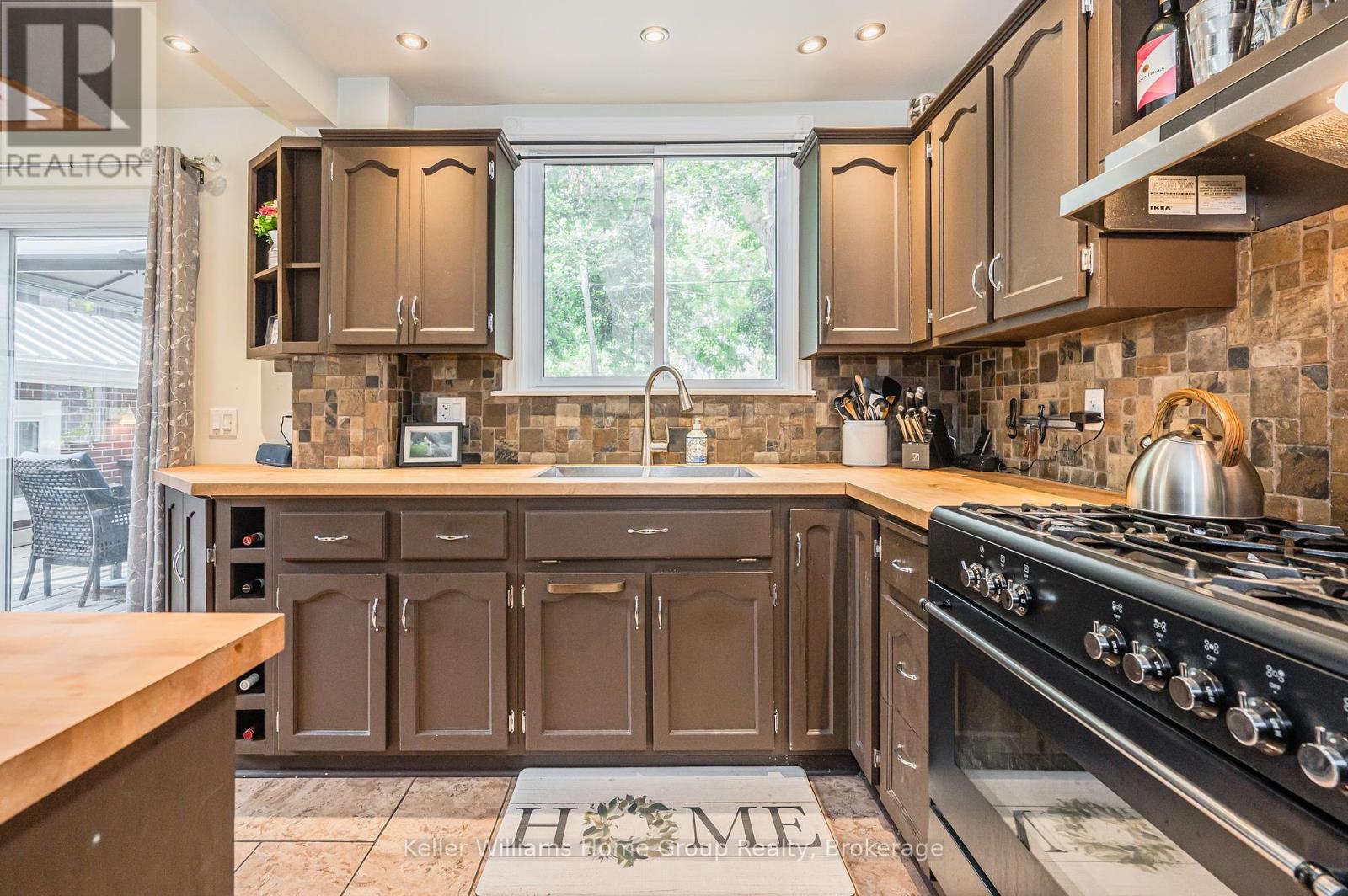 Photo 25 of 48 Dane Street, Kitchener ON