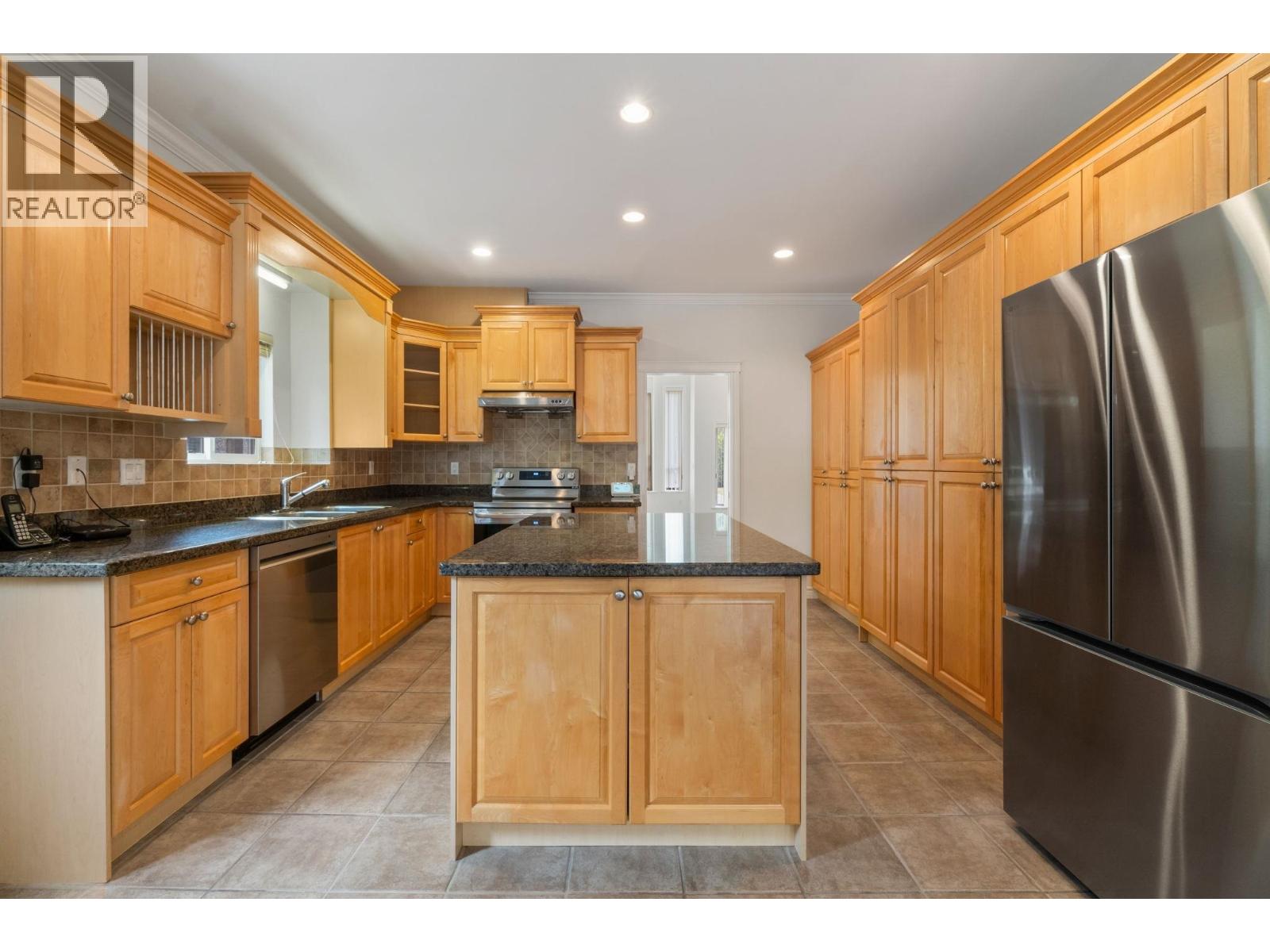 Photo 14 of 6475 Sperling Avenue, Burnaby BC