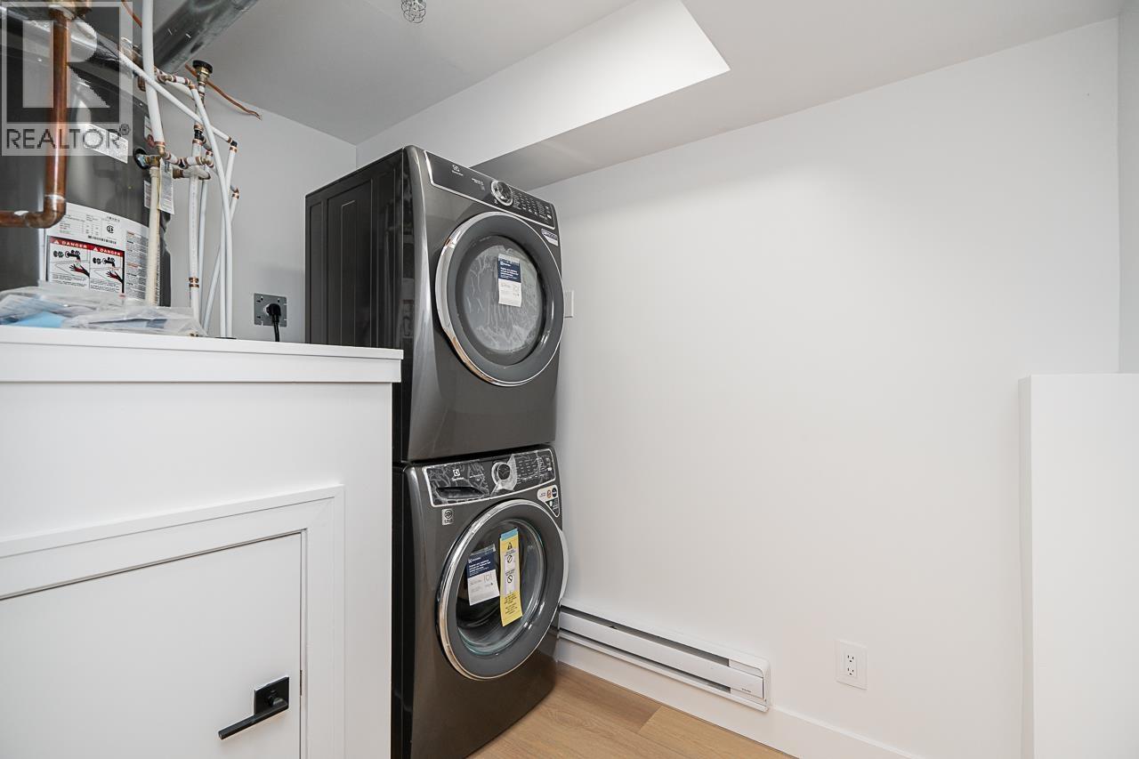 Photo 18 of 2 2753 Nanaimo Street, Vancouver BC