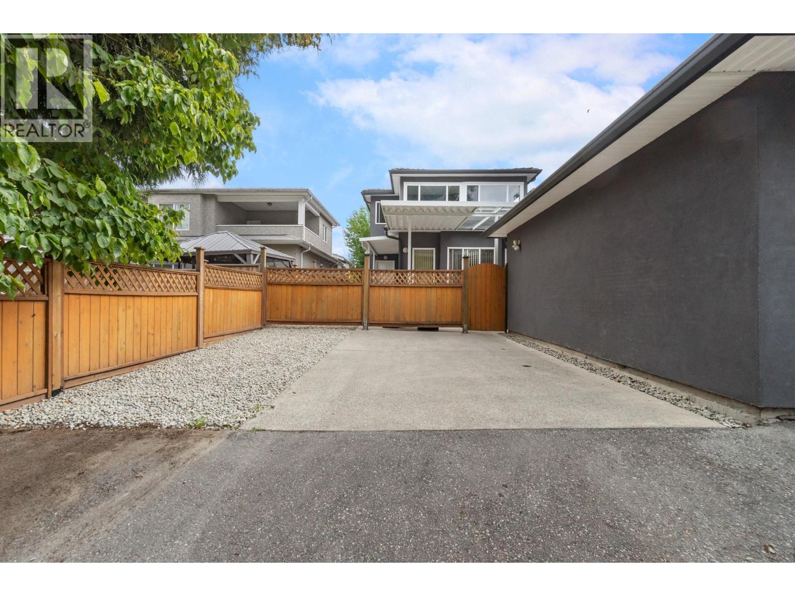 Photo 31 of 6475 Sperling Avenue, Burnaby BC