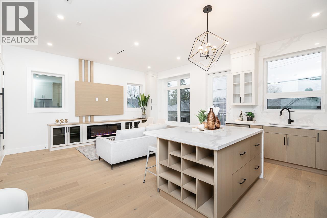 Photo 10 of 2 2753 Nanaimo Street, Vancouver BC