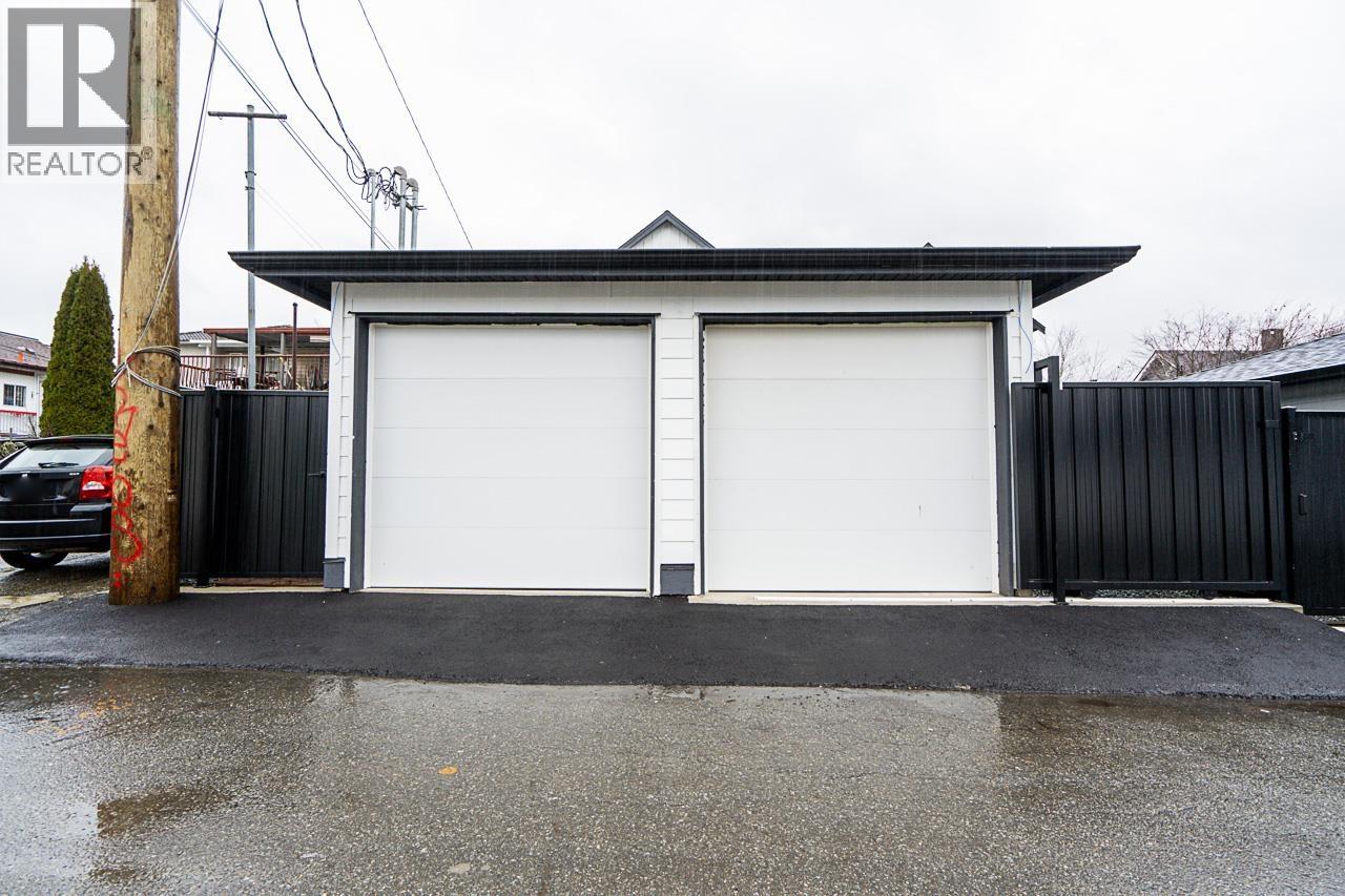 Photo 26 of 2 2753 Nanaimo Street, Vancouver BC