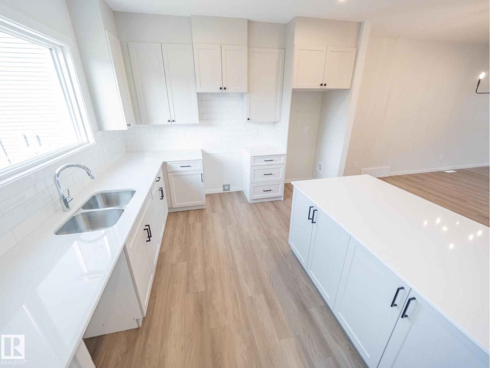 3 ETON LI, Spruce Grove