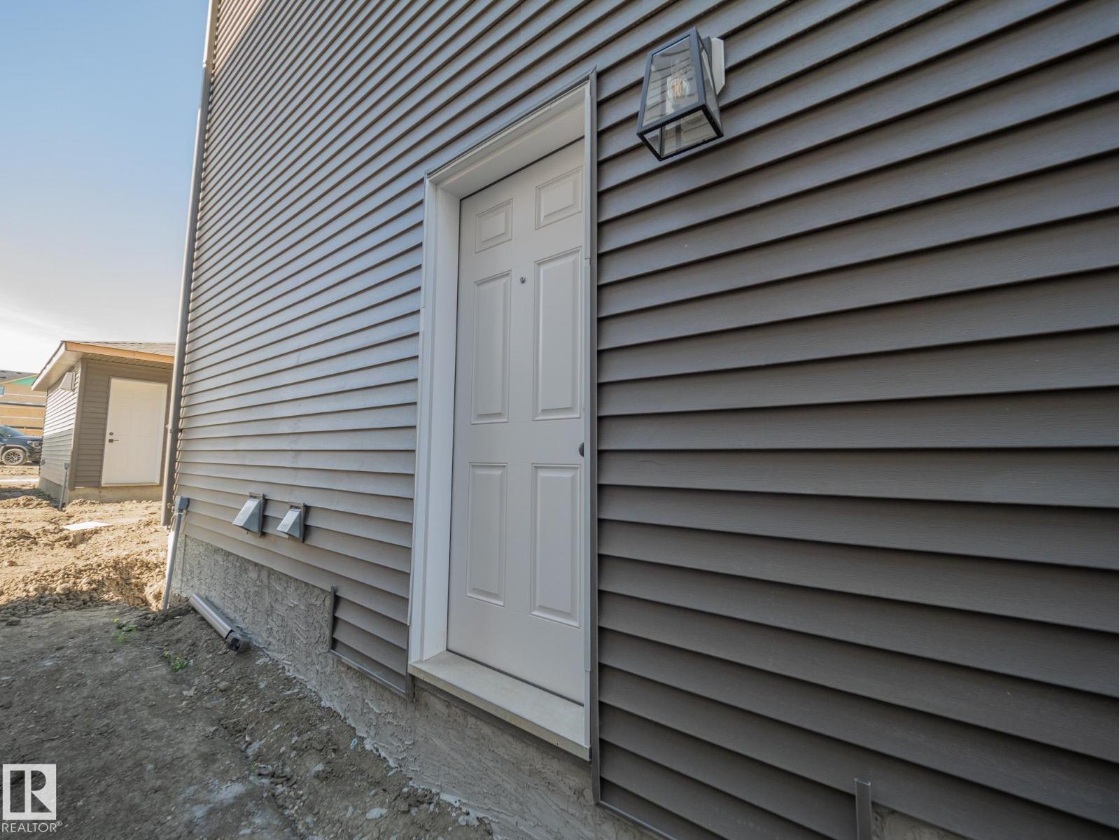 3 ETON LI, Spruce Grove