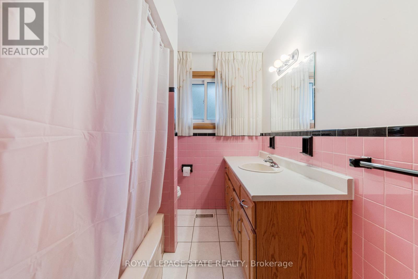 Photo 31 of 347 Hixon Road, Hamilton ON
