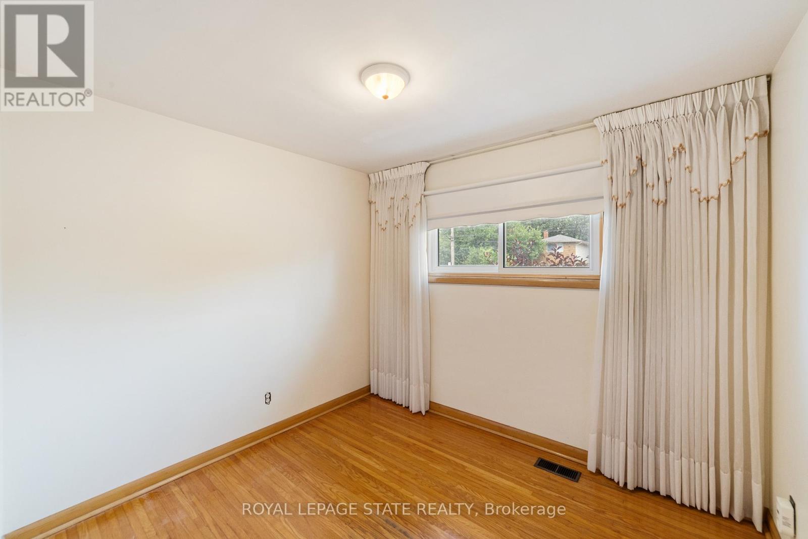 Photo 28 of 347 Hixon Road, Hamilton ON