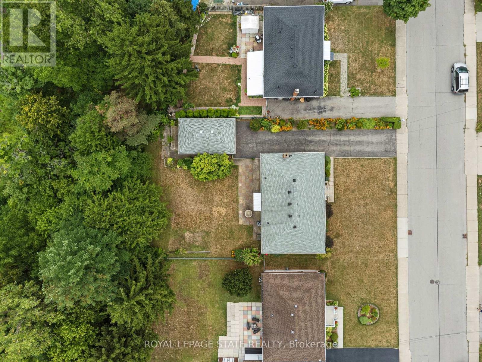 Photo 3 of 347 Hixon Road, Hamilton ON
