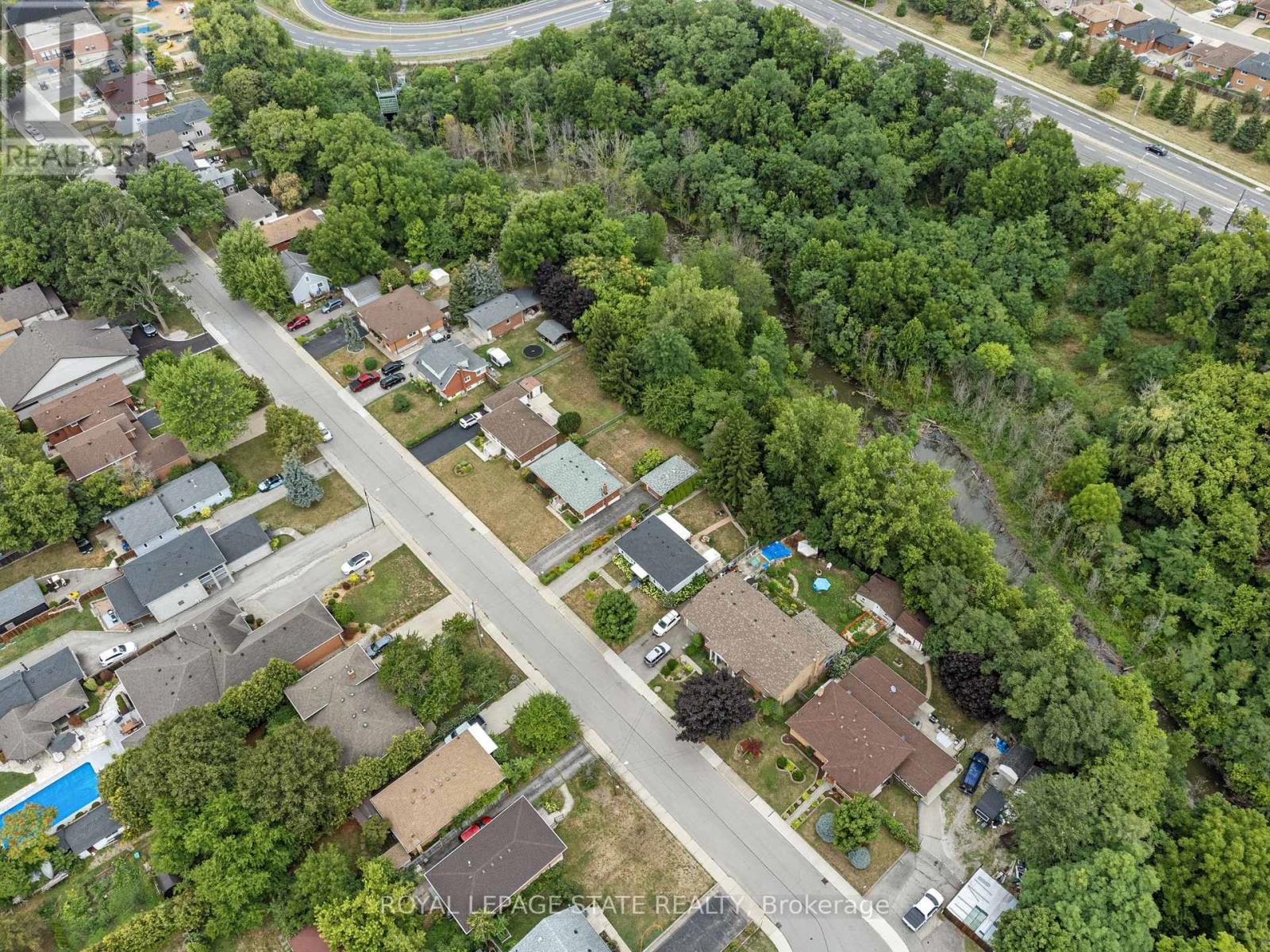 Photo 35 of 347 Hixon Road, Hamilton ON
