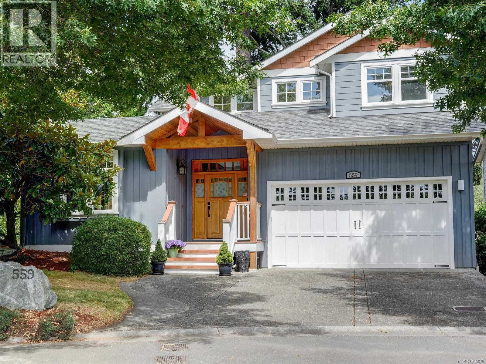 Single Family House for Sale in  Caselton Pl Saanich 