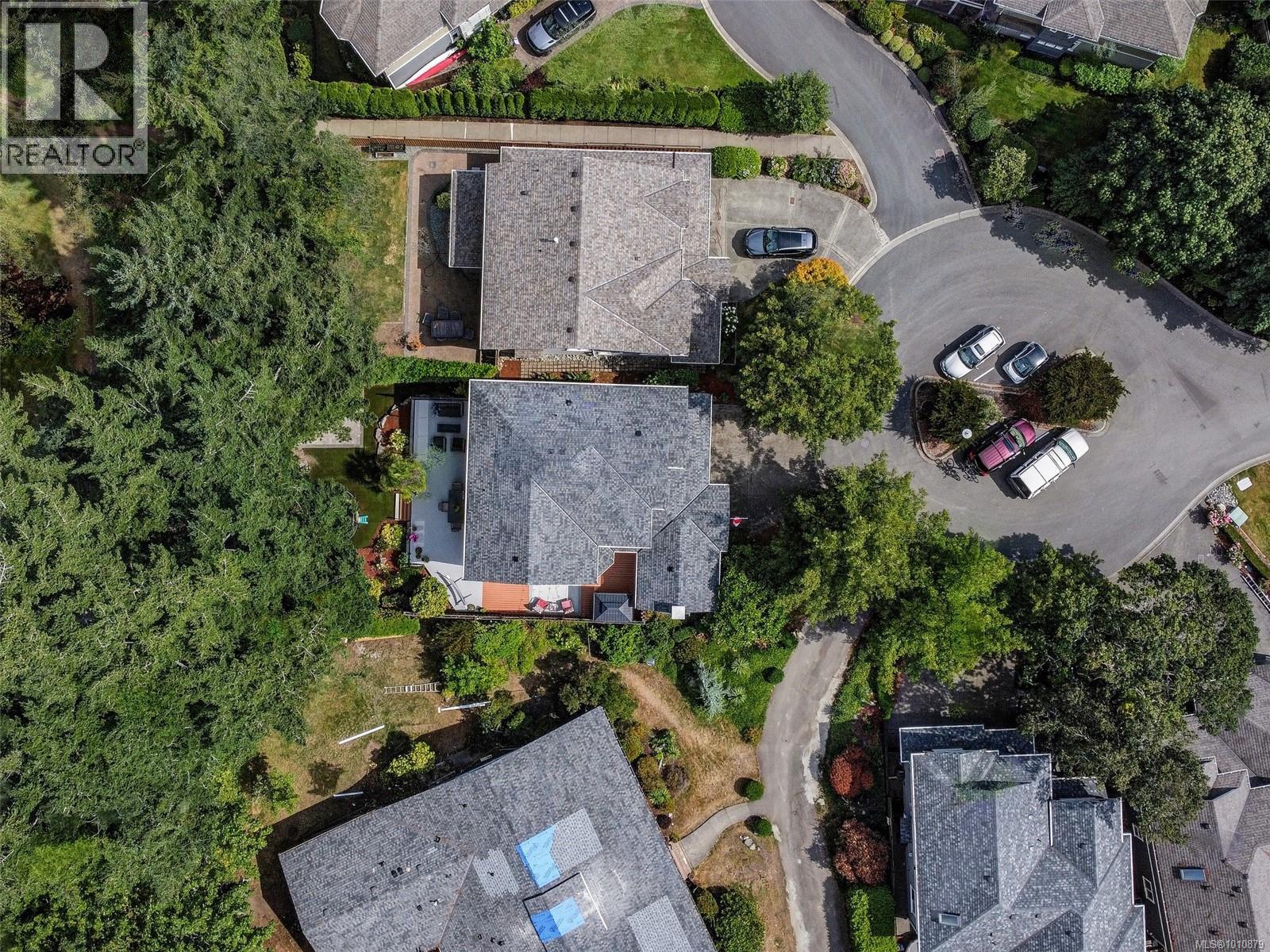 Single Family House for Sale in  Caselton Pl Saanich 