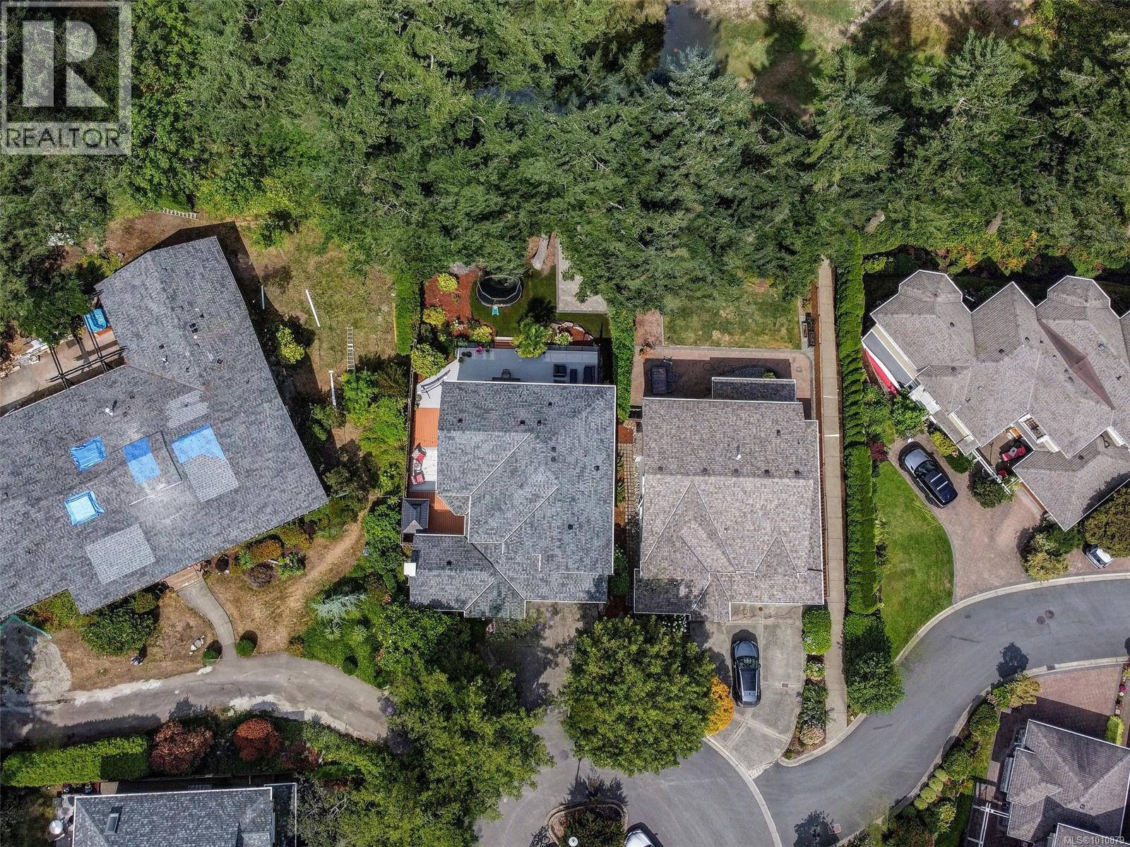 Single Family House for Sale in  Caselton Pl Saanich 