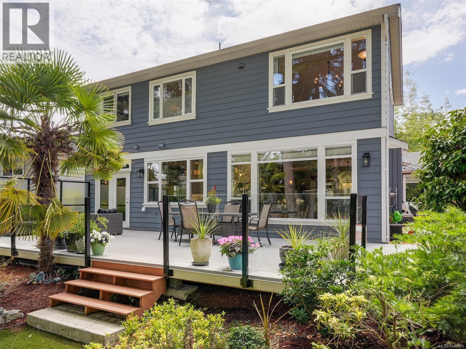 Single Family House for Sale in  Caselton Pl Saanich 