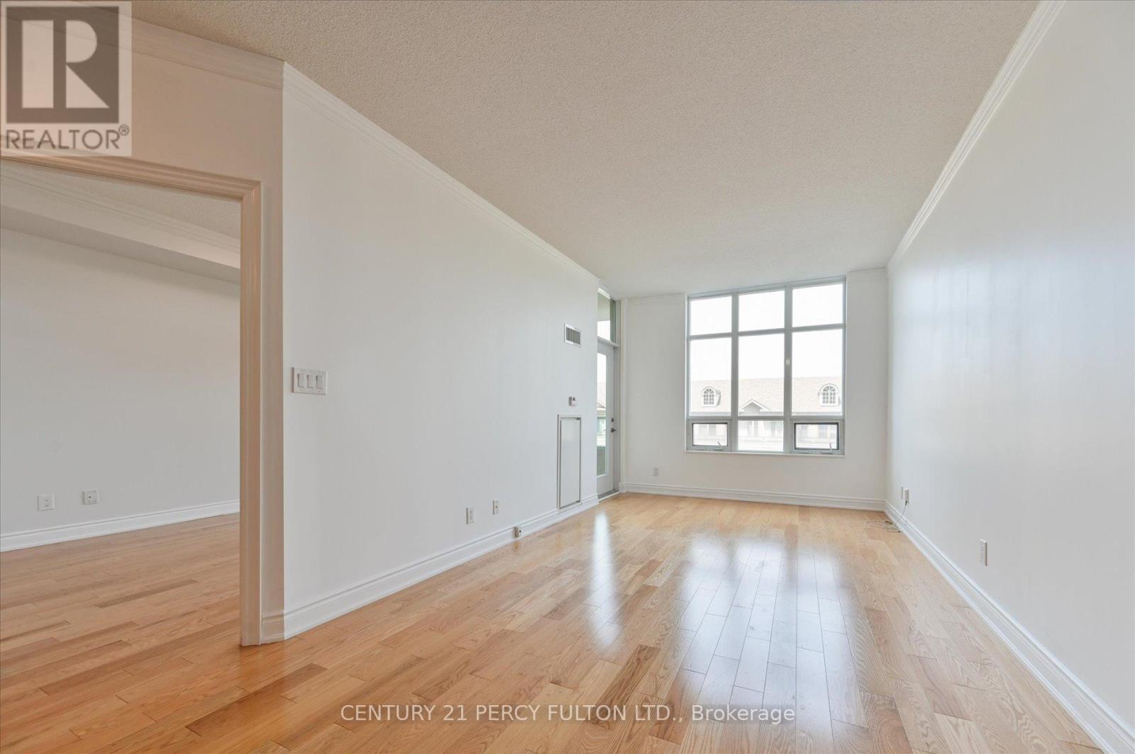 Photo 10 of 317 20 Bloorview Place, Toronto ON