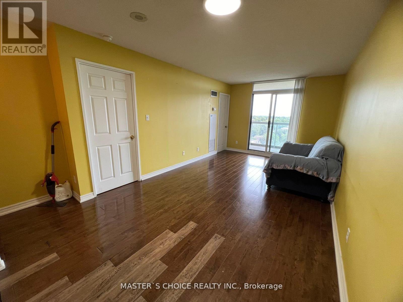 Photo 4 of 1806 28 Empress Avenue, Toronto ON