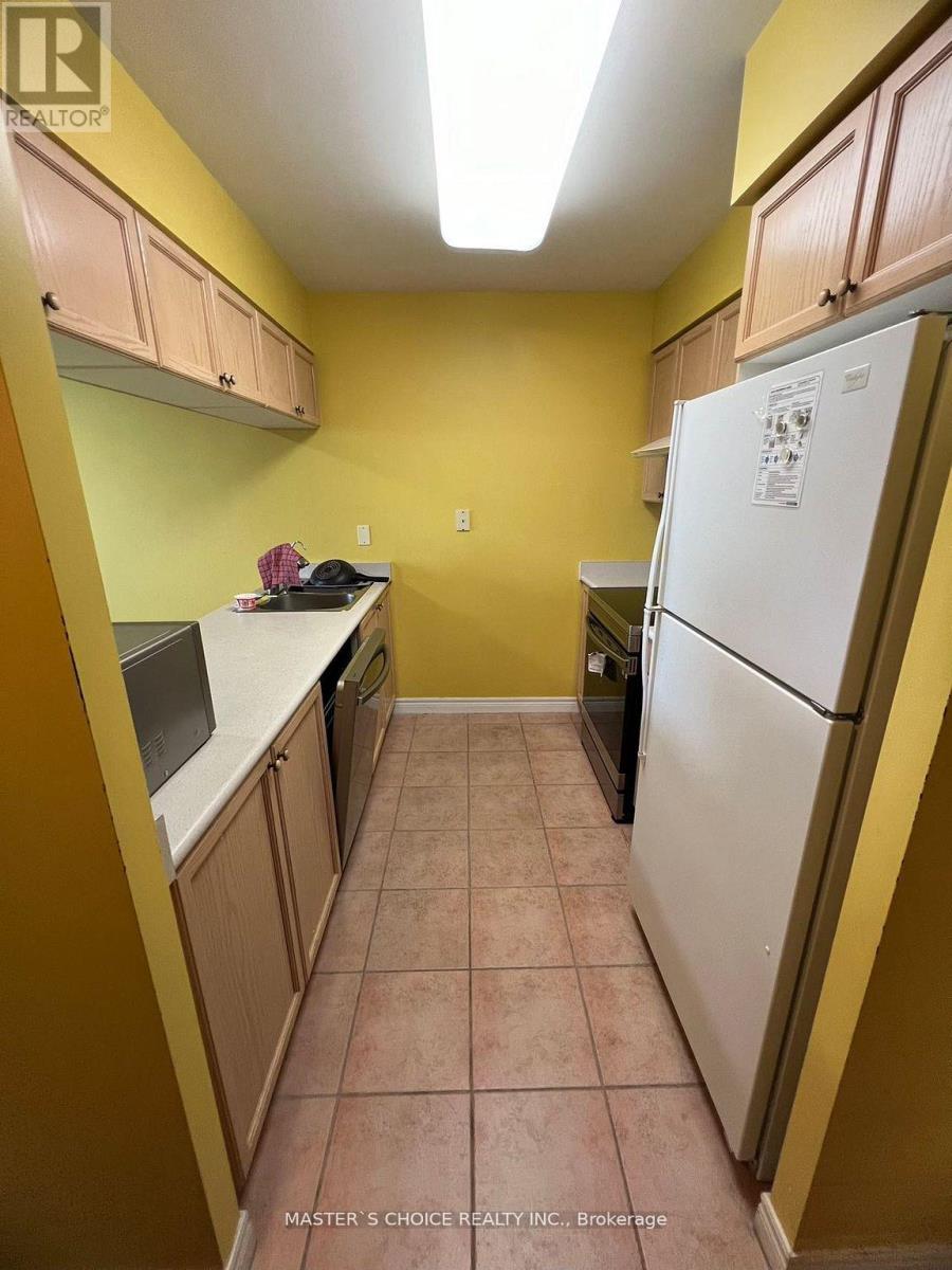 Photo 6 of 1806 28 Empress Avenue, Toronto ON