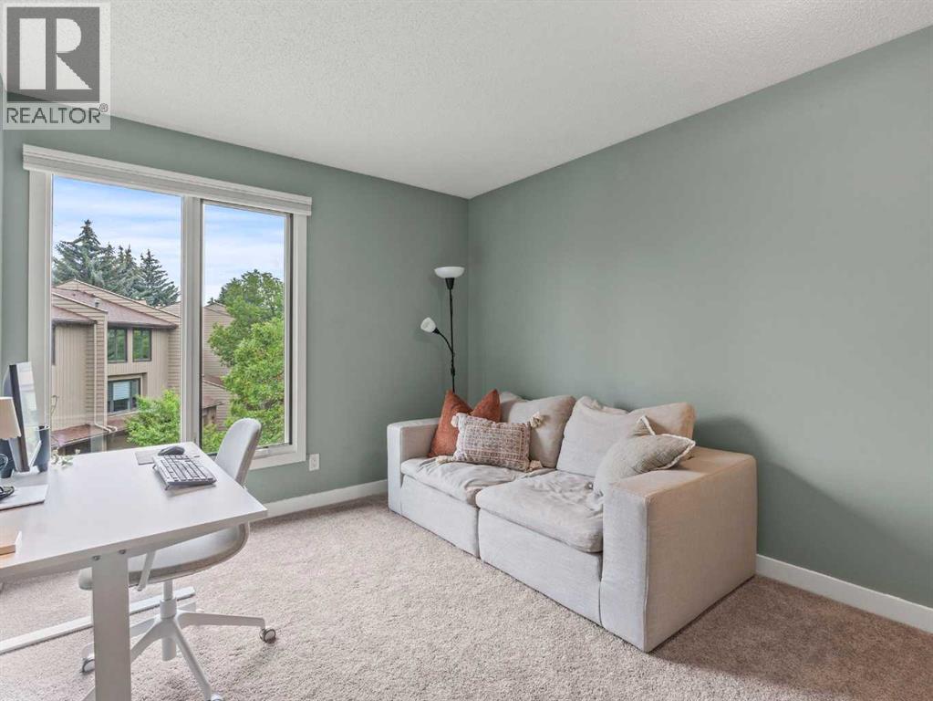 Single Family House 4 Level for Sale in  Point Mckay Road NW Point McKay Calgary 