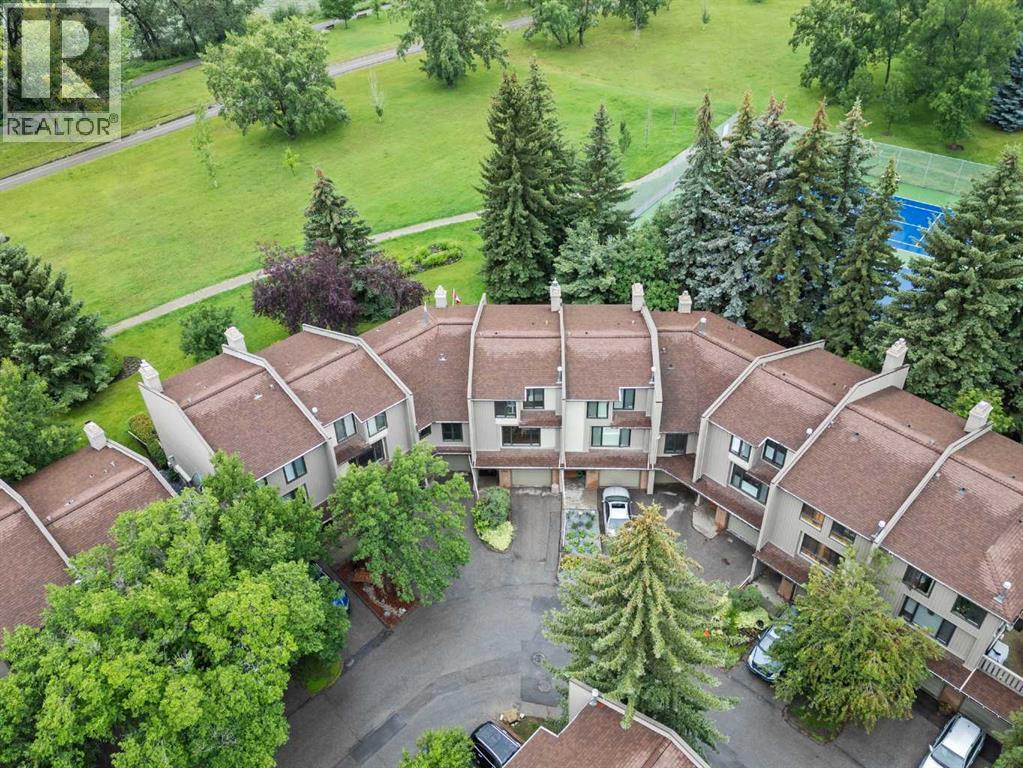 Single Family House 4 Level for Sale in  Point Mckay Road NW Point McKay Calgary 