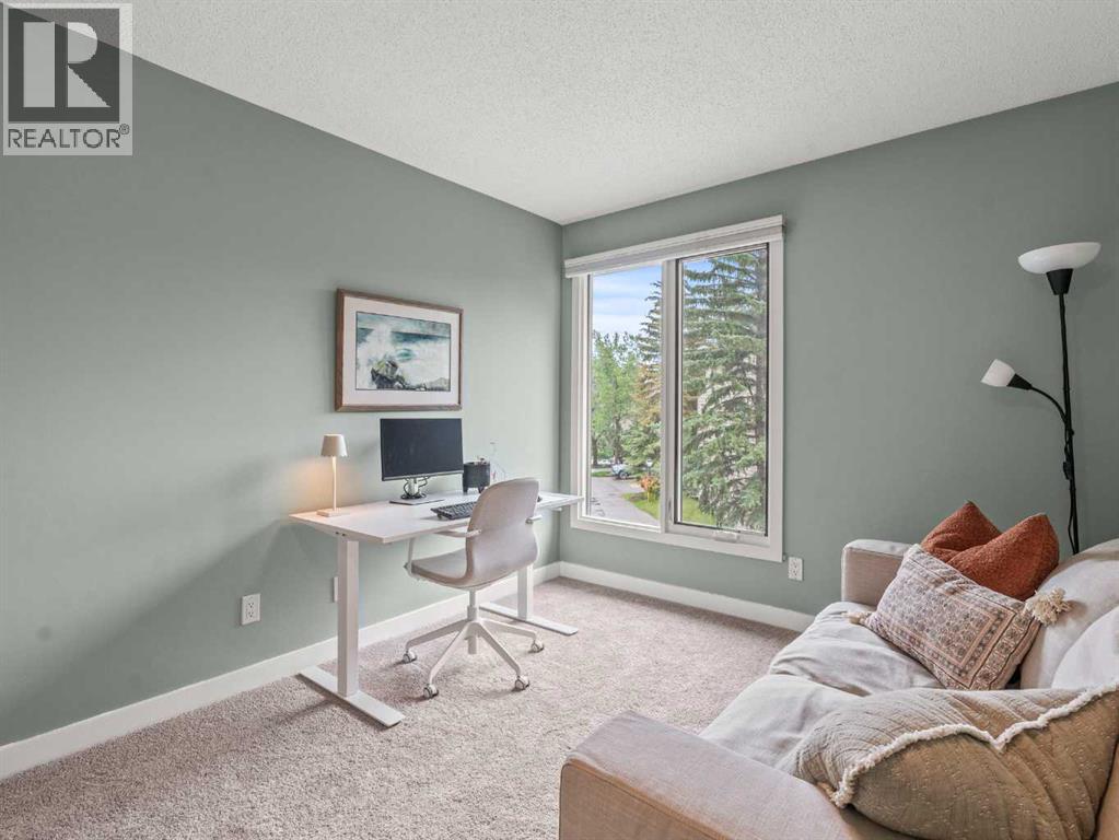 Single Family House 4 Level for Sale in  Point Mckay Road NW Point McKay Calgary 