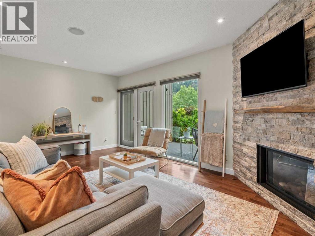 Single Family House 4 Level for Sale in  Point Mckay Road NW Point McKay Calgary 