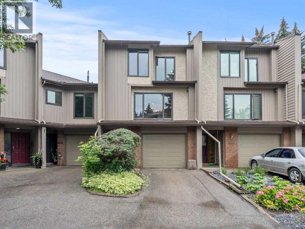 Single Family House 4 Level for Sale in  Point Mckay Road NW Point McKay Calgary 