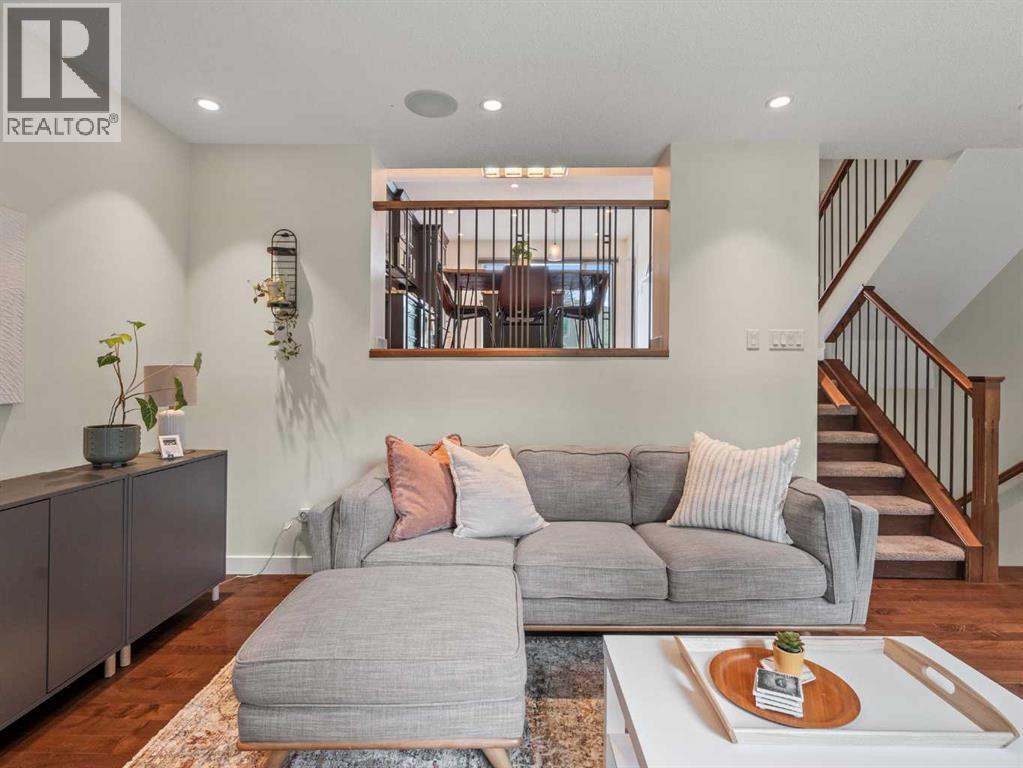 Single Family House 4 Level for Sale in  Point Mckay Road NW Point McKay Calgary 