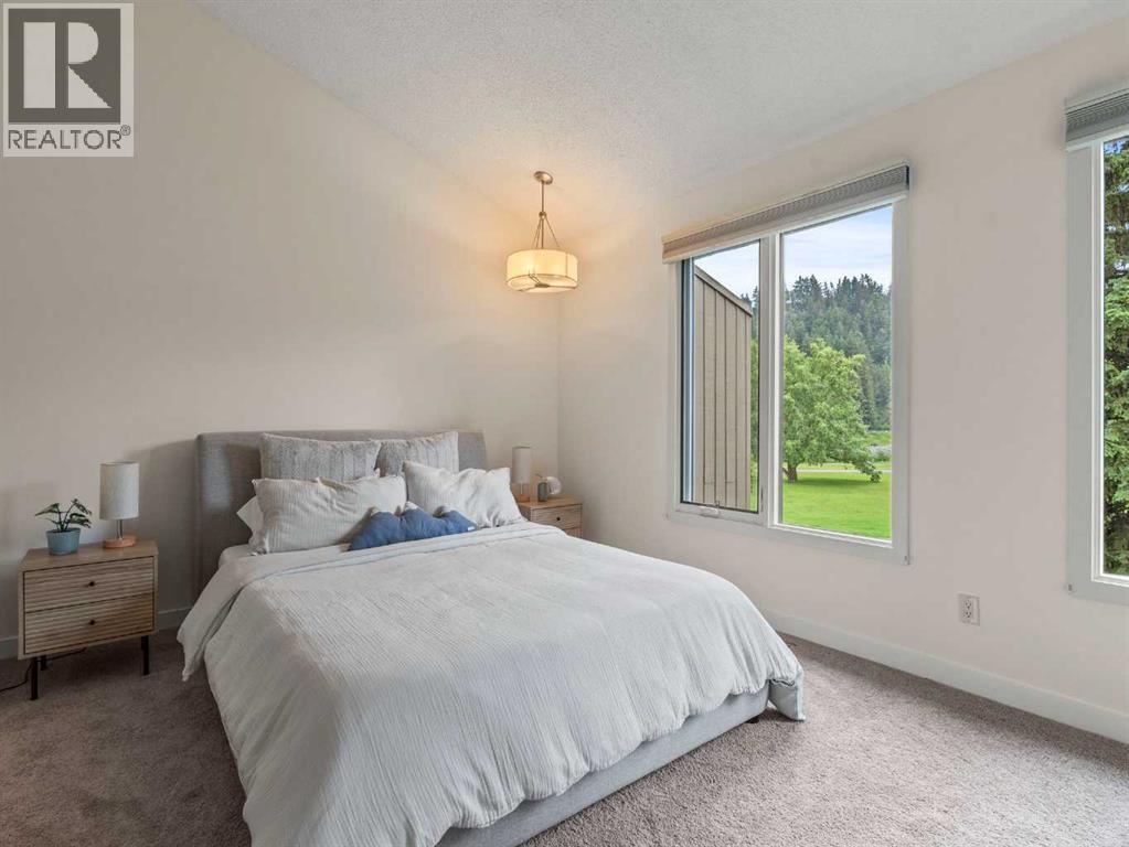 Single Family House 4 Level for Sale in  Point Mckay Road NW Point McKay Calgary 