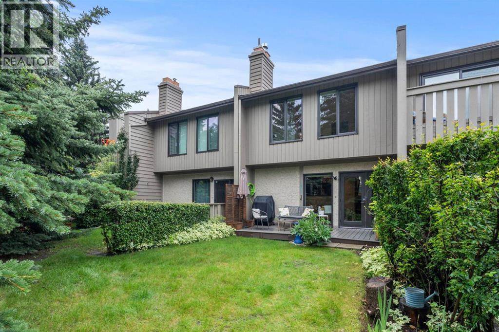 Single Family House 4 Level for Sale in  Point Mckay Road NW Point McKay Calgary 