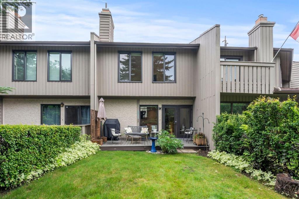 Single Family House 4 Level for Sale in  Point Mckay Road NW Point McKay Calgary 