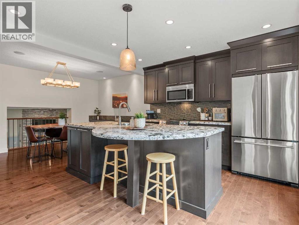 Single Family House 4 Level for Sale in  Point Mckay Road NW Point McKay Calgary 